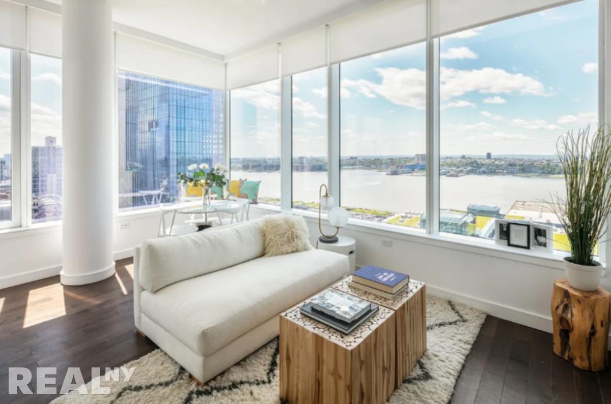 2 bedroom Apartment at 515 West 36th Street, #36D