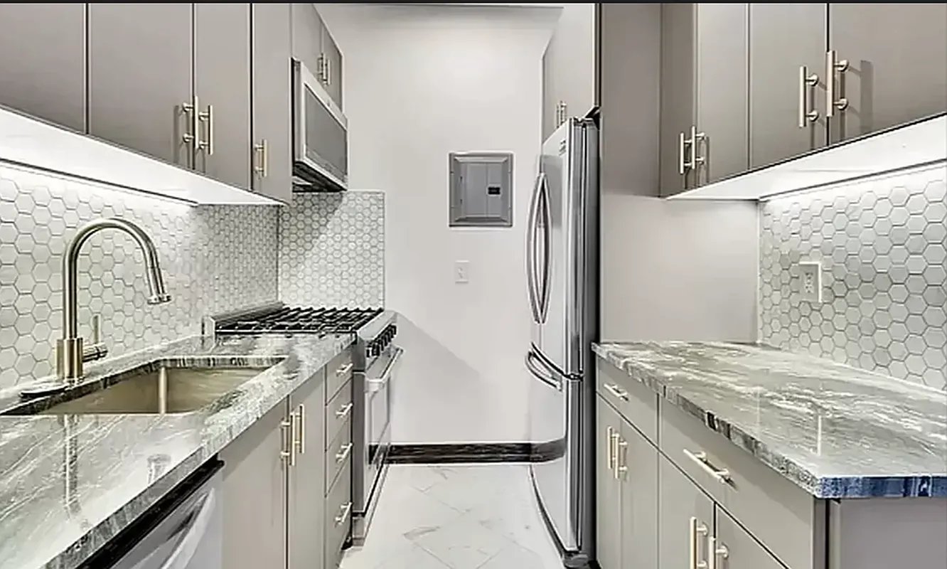 1.0 bed apartment at 121 East 37th Street, Murray Hill