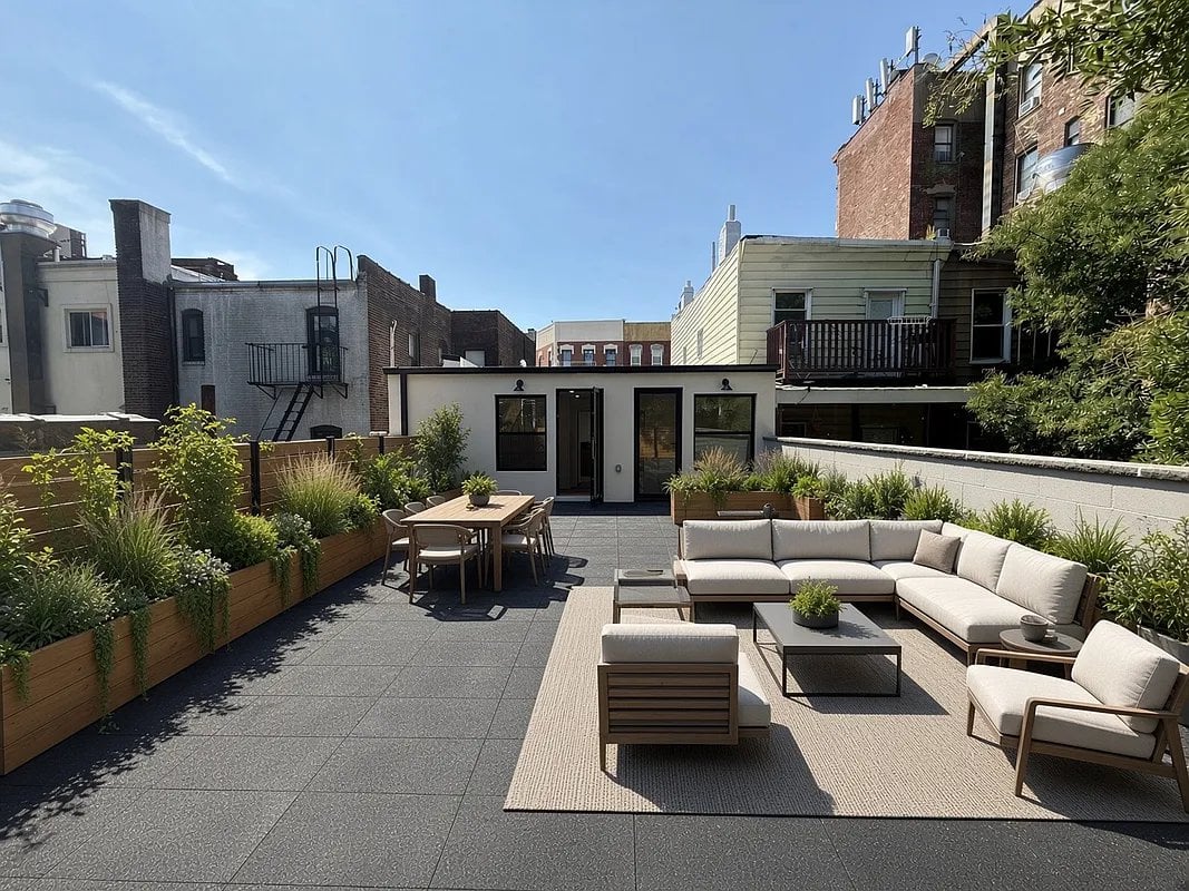 4.0 bed apartment at 644 Manhattan Avenue, Greenpoint