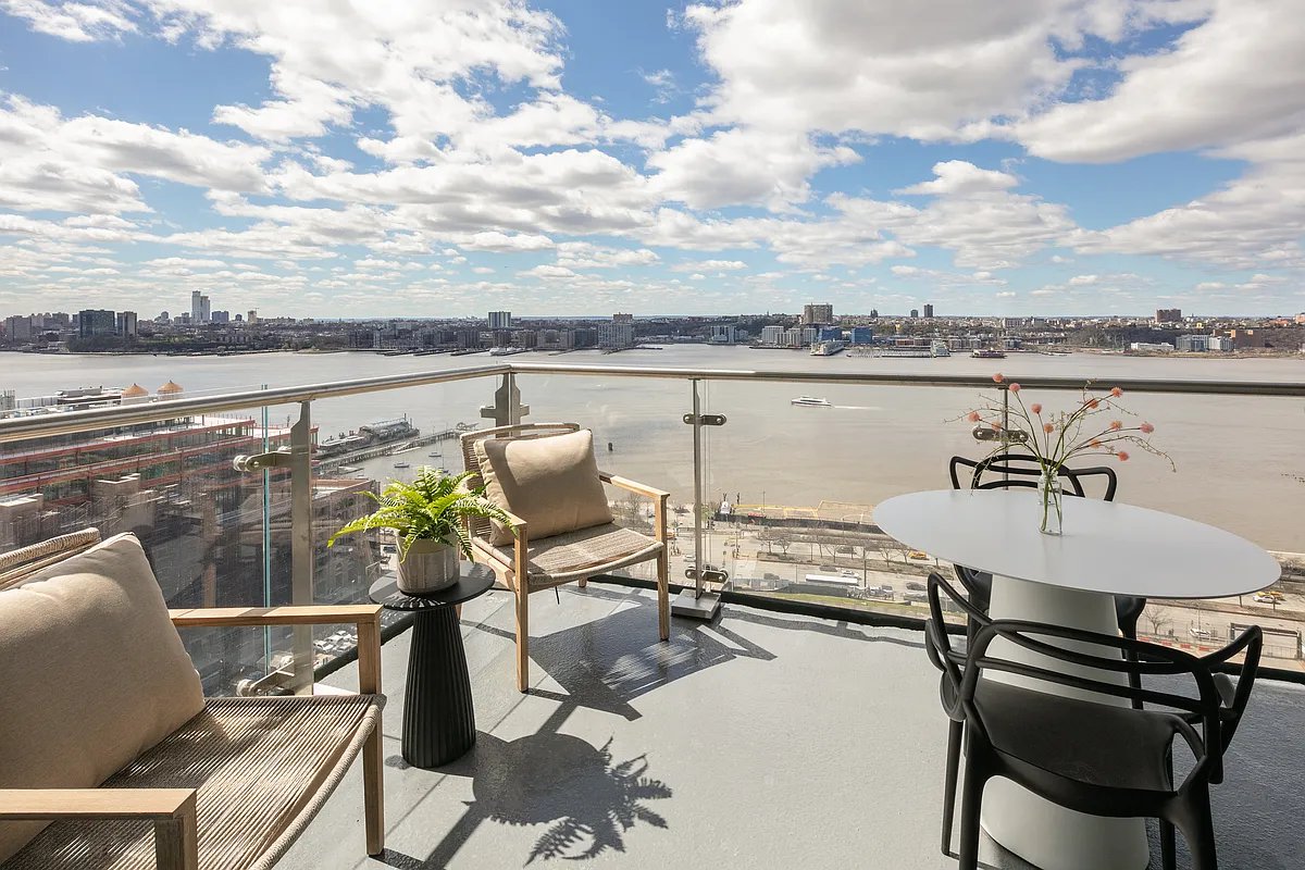 0.0 bed apartment at 606 West 30th Street, Hudson Yards