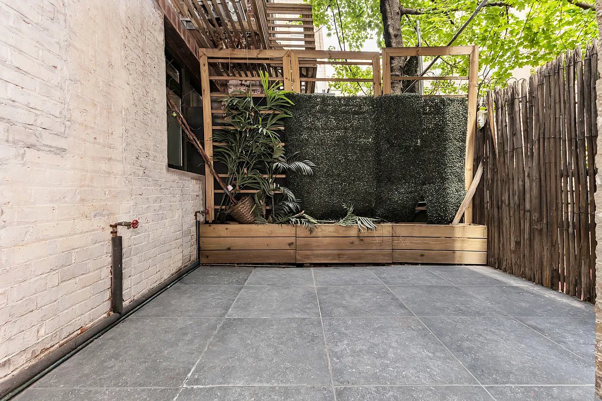 1.0 bed apartment at 121 East 37th Street, Murray Hill