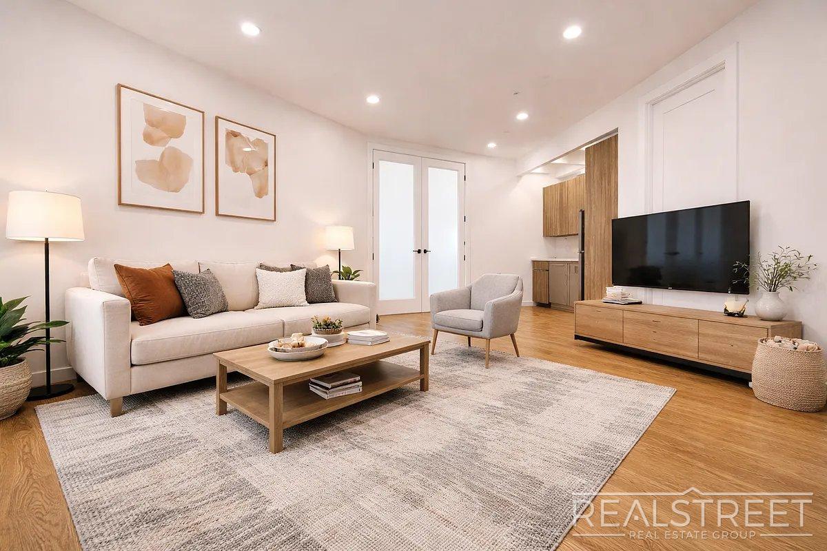 215 South 4th Street #2A, Brooklyn, NY 11211 | 11542