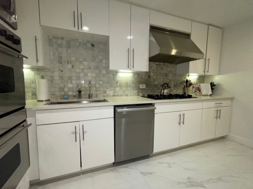 90 East End Avenue 6B Upper East Side New York NY 10028