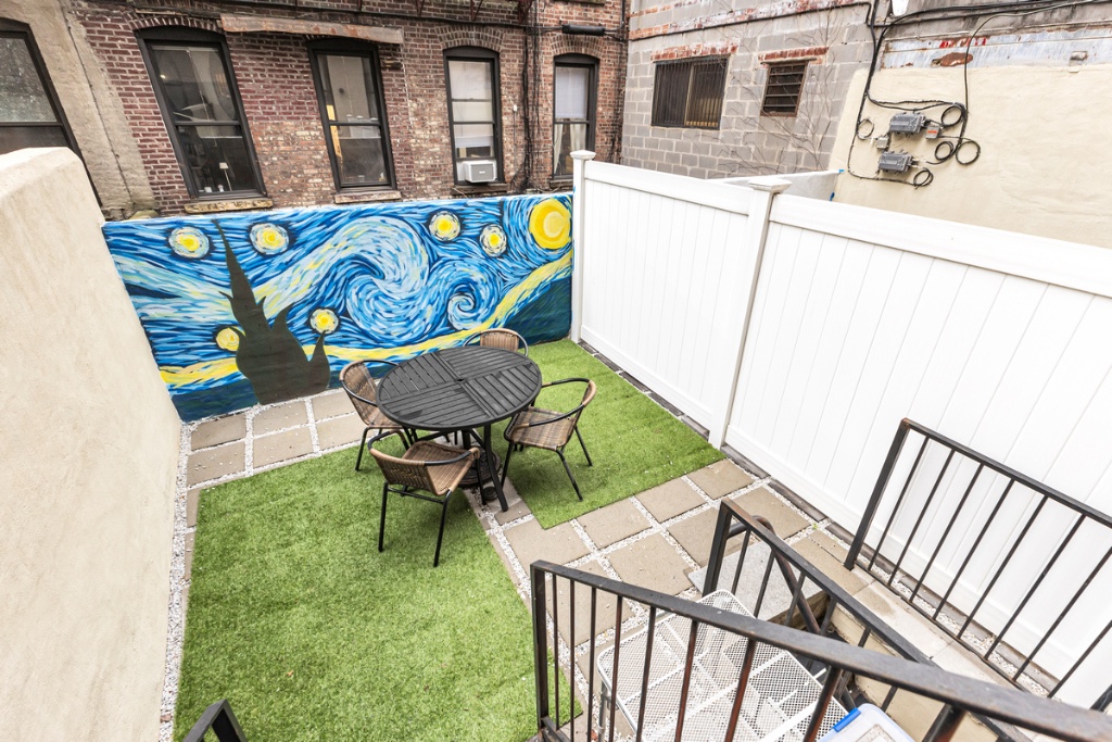 356 West 48th Street GardenA Clinton New York NY 10036