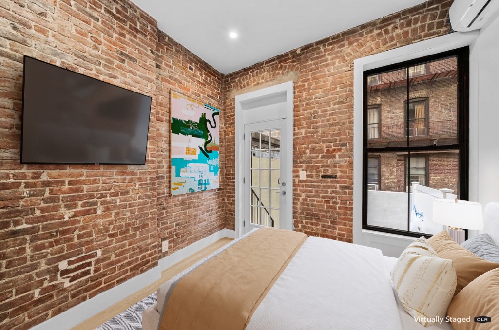 356 West 48th Street GardenA Clinton New York NY 10036