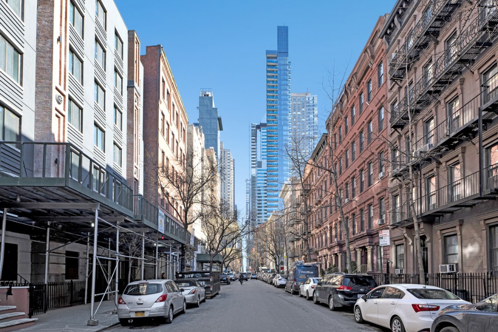 356 West 48th Street GardenA Clinton New York NY 10036