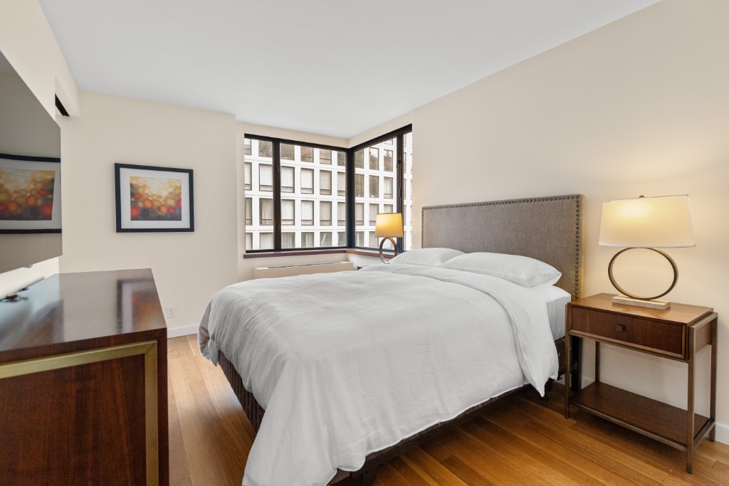 30 West 61st Street 11G Lincoln Square New York NY 10023