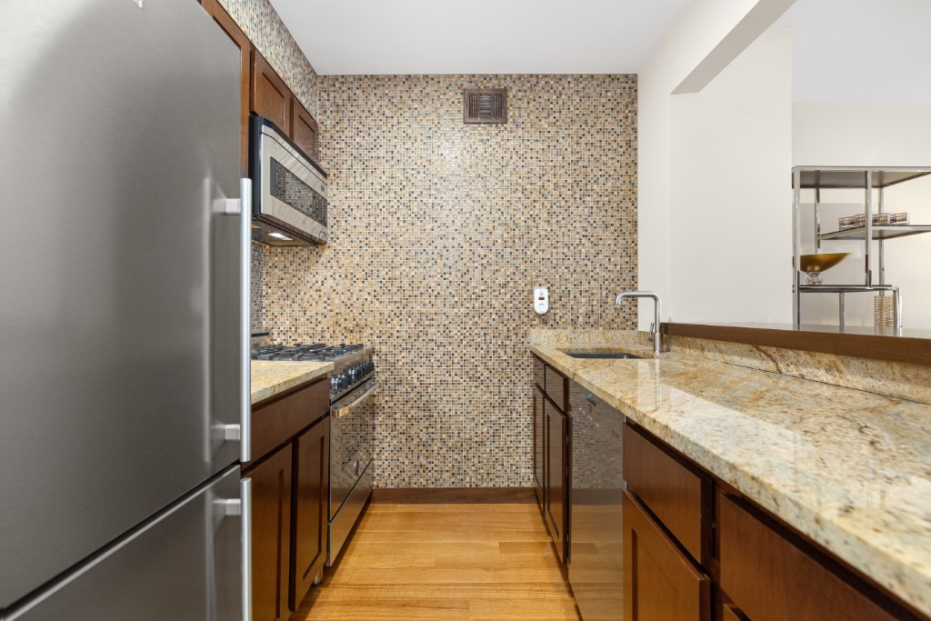 30 West 61st Street 11G Lincoln Square New York NY 10023
