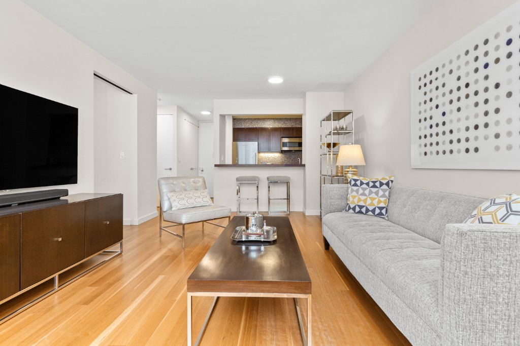 30 West 61st Street 11G Lincoln Square New York NY 10023