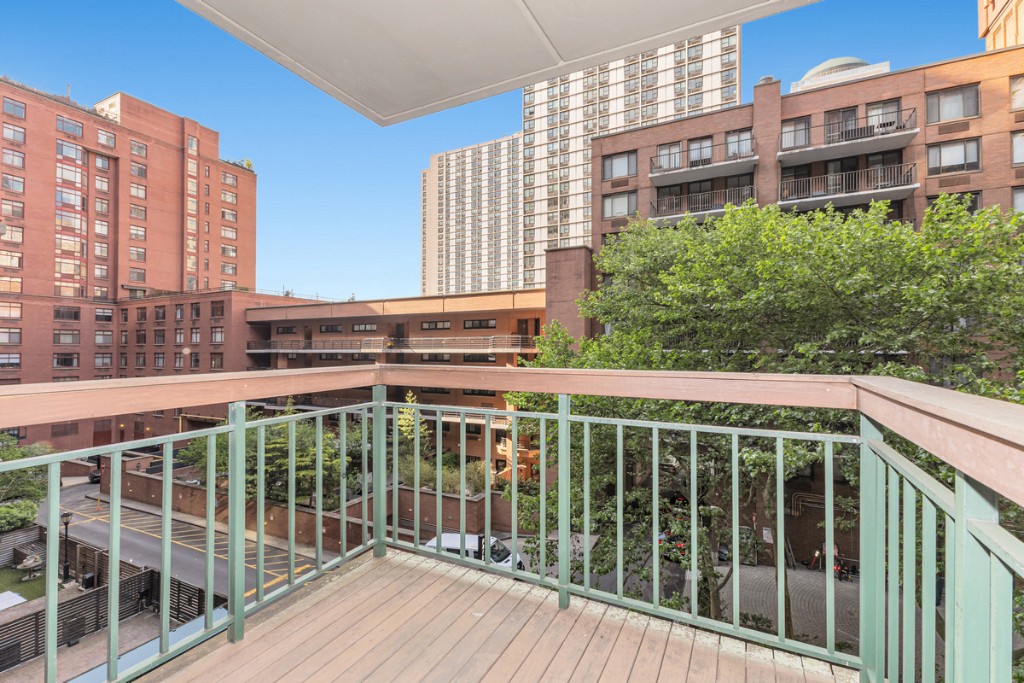 333 Rector Place 502 Battery Park City New York NY 10280