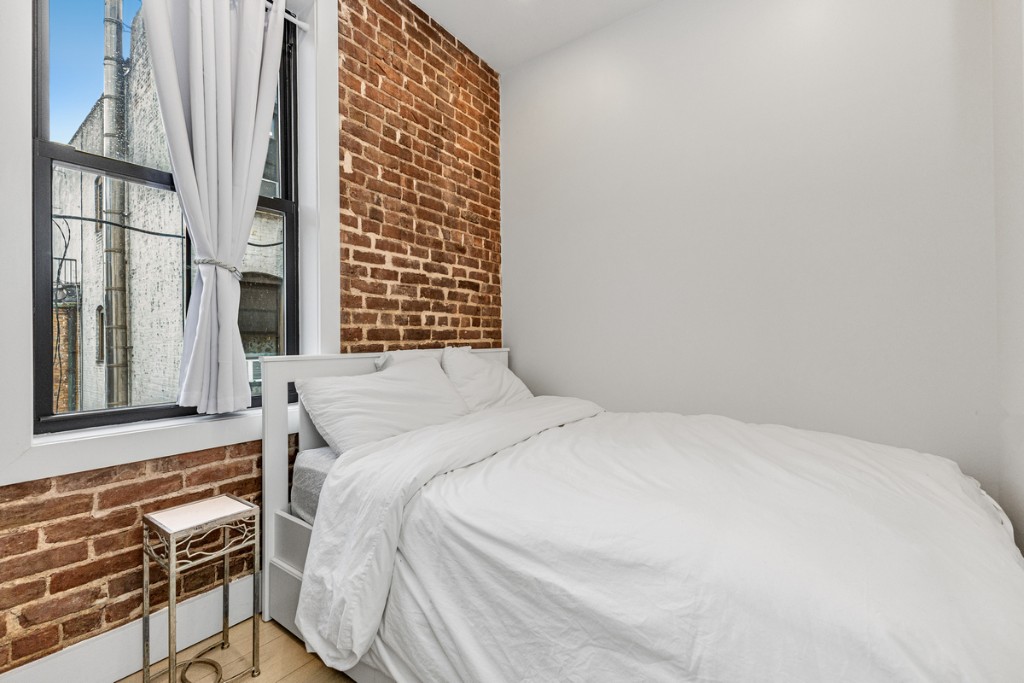 356 West 48th Street 1D Clinton New York NY 10036
