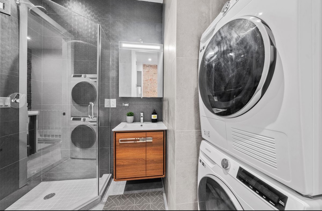 356 West 48th Street Clinton New York NY 10036