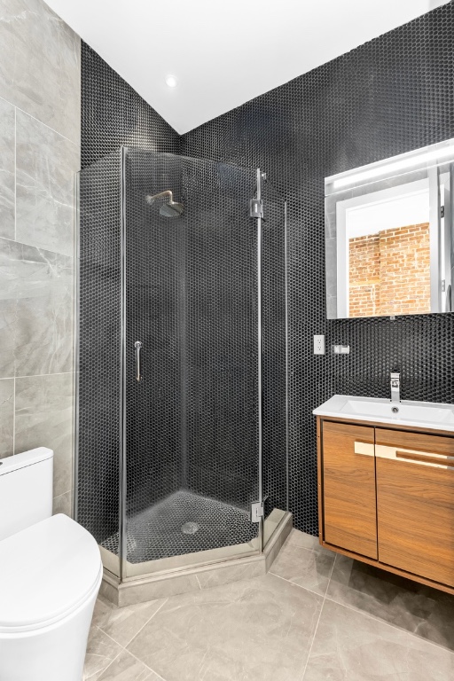 356 West 48th Street Clinton New York NY 10036