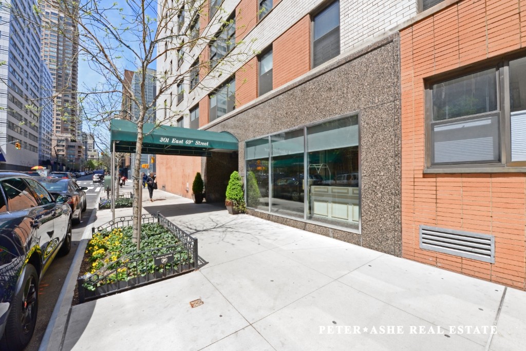 301 East 69th Street 3d New York Ny 10021 New York Coops