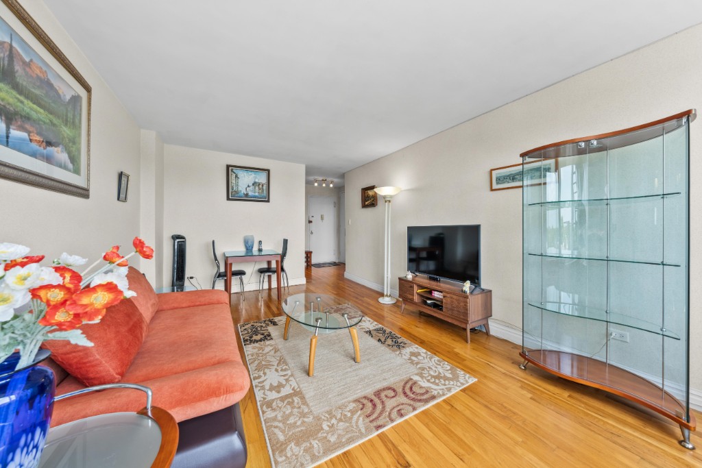 2600 East 21st Street Sheepshead Bay Brooklyn NY 11235
