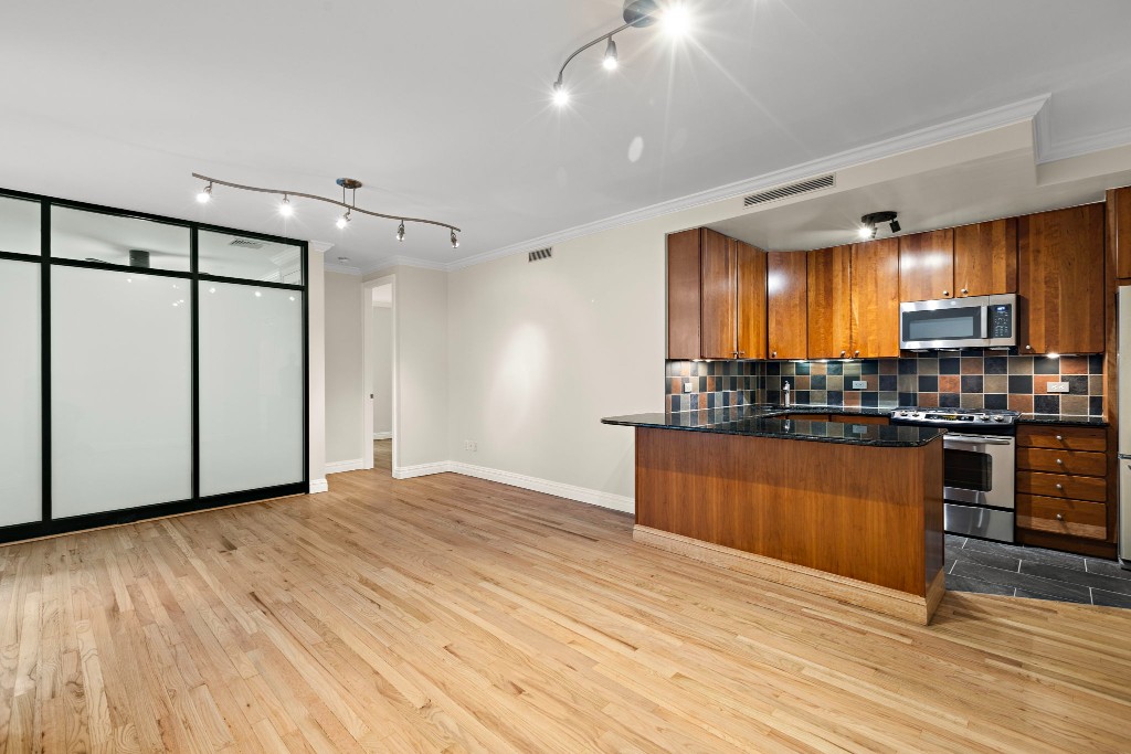 344 West 49th Street 1A Clinton New York NY 10019