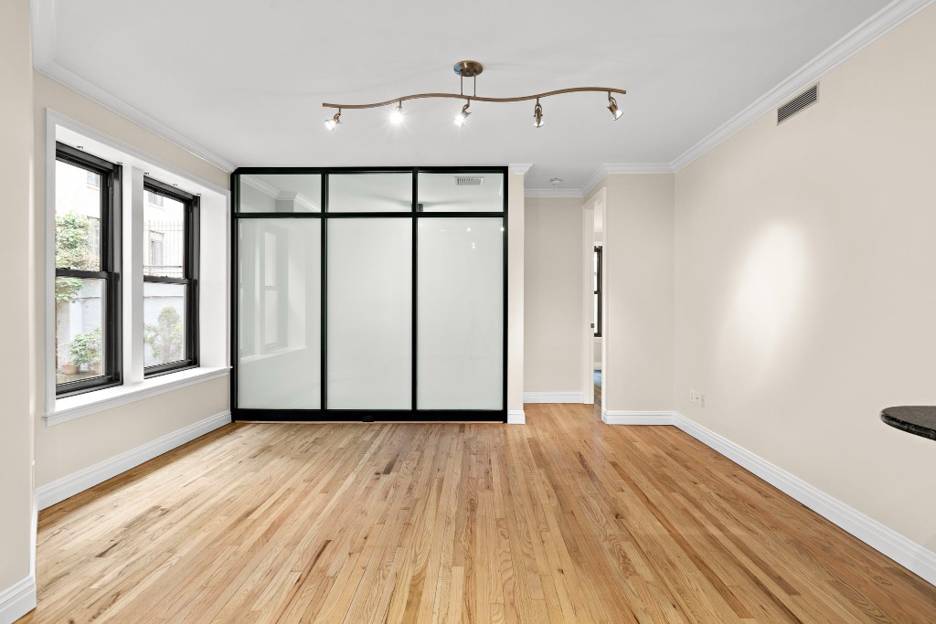 344 West 49th Street 1A Clinton New York NY 10019