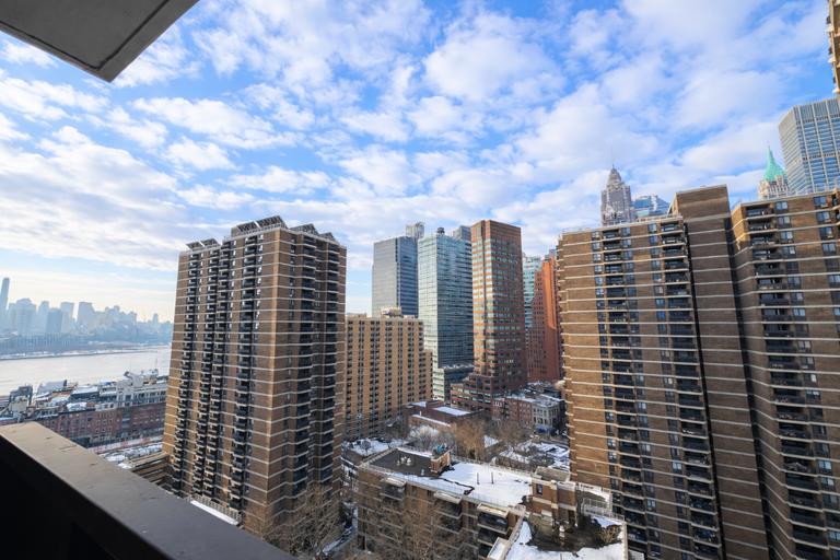 90 Gold Street 20B Seaport District New York NY 10038