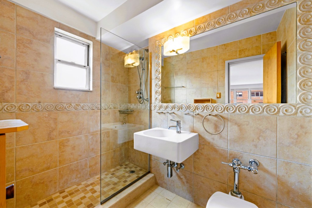 174 East 74th Street Upper East Side New York NY 10021