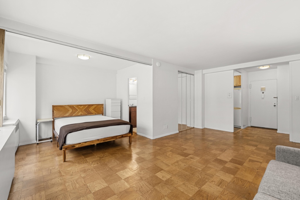 310 West 56th Street 10E Clinton New York NY 10019