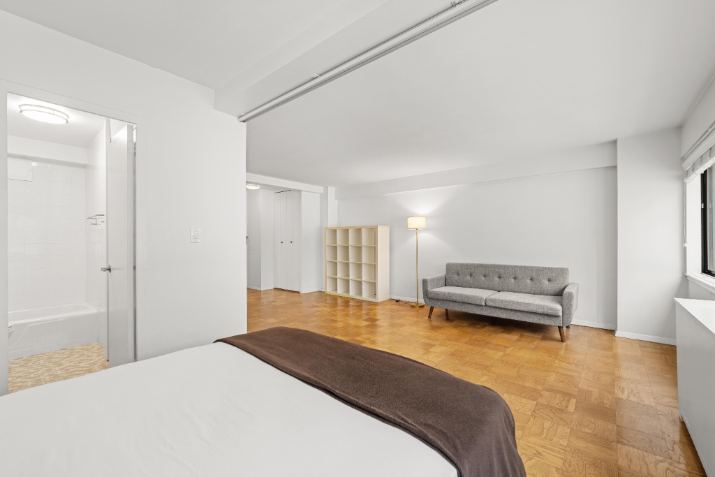 310 West 56th Street 10E Clinton New York NY 10019