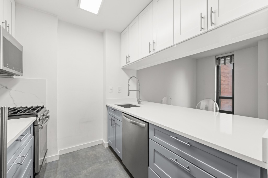 1 Irving Place U16H Gramercy Park New York NY 10003