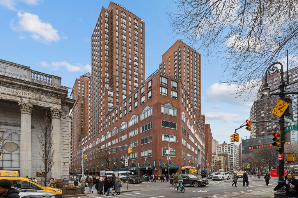 1 Irving Place U16H Gramercy Park New York NY 10003