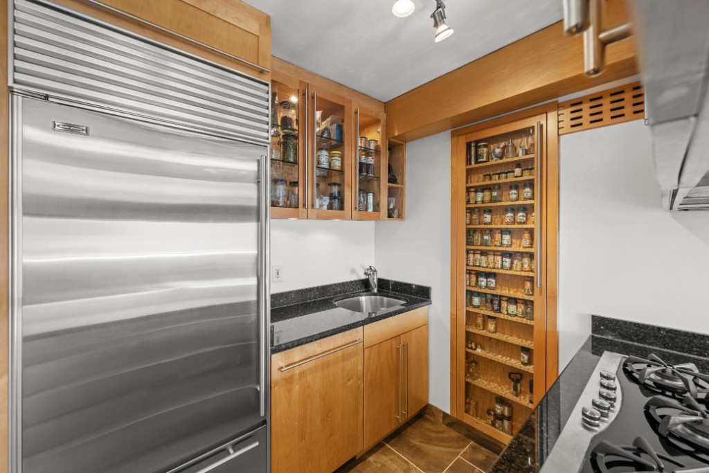 300 Rector Place 8B Battery Park City New York NY 10280