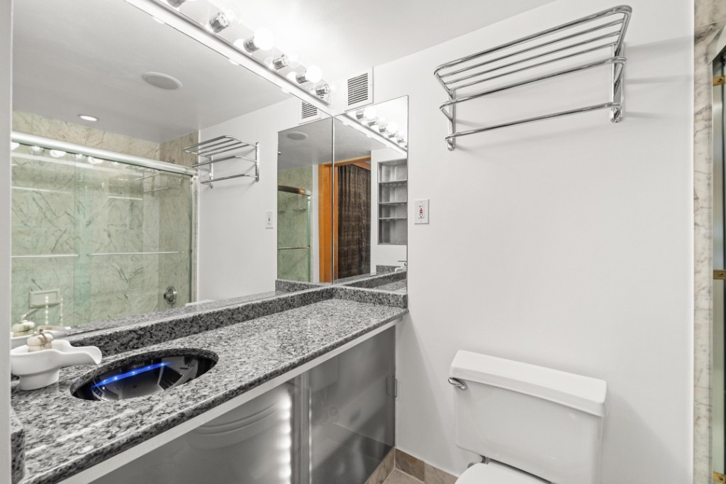 300 Rector Place 8B Battery Park City New York NY 10280