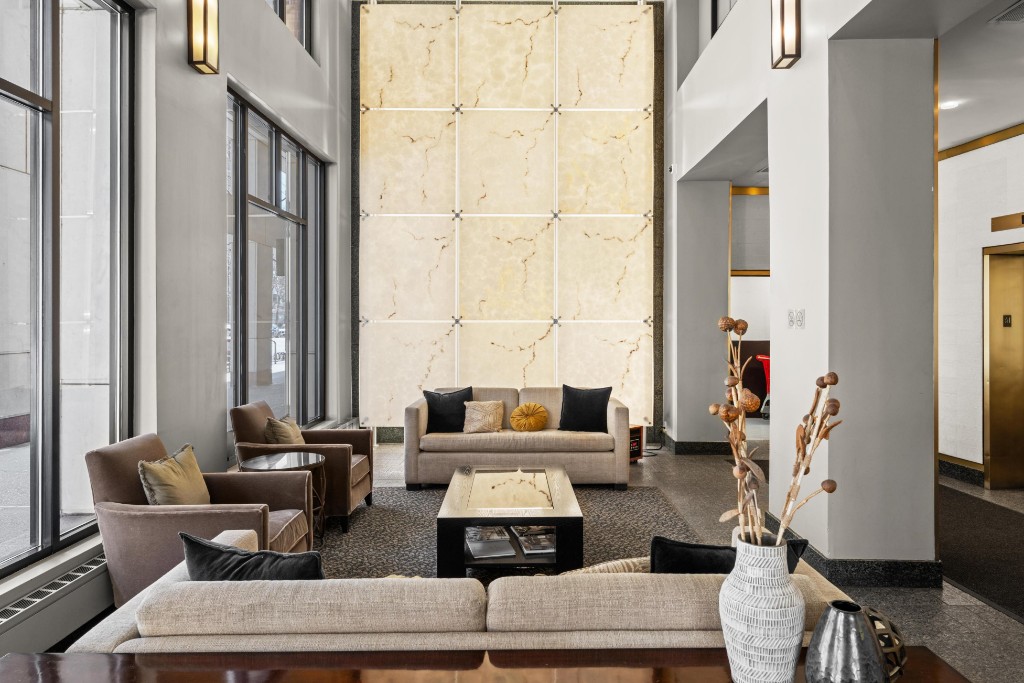 300 Rector Place 8B Battery Park City New York NY 10280