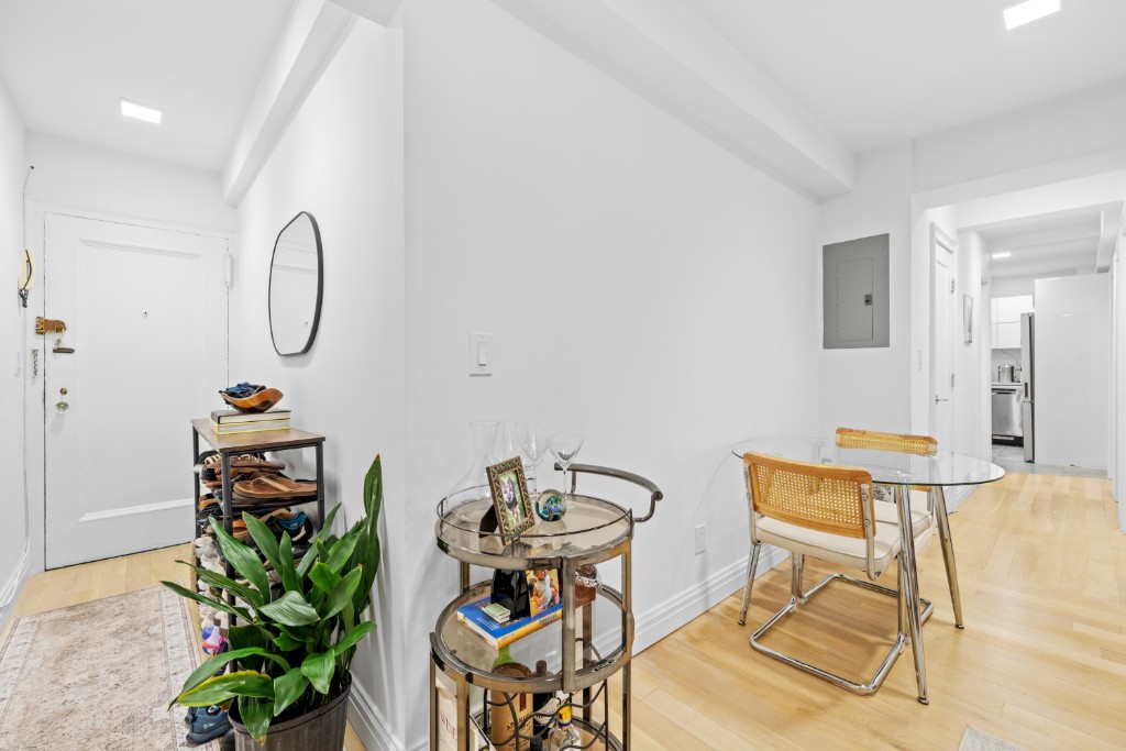 321 East 43rd Street 905 Turtle Bay New York NY 10017