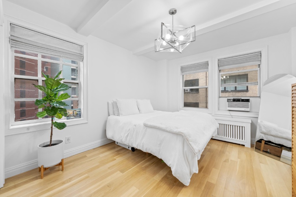 321 East 43rd Street 905 Turtle Bay New York NY 10017