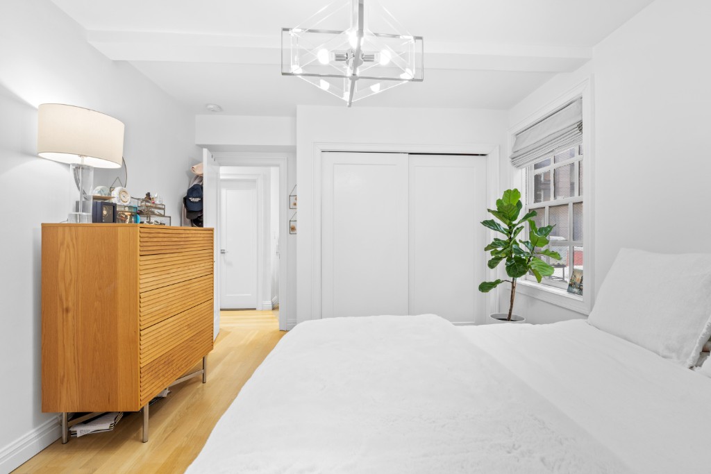 321 East 43rd Street 905 Turtle Bay New York NY 10017