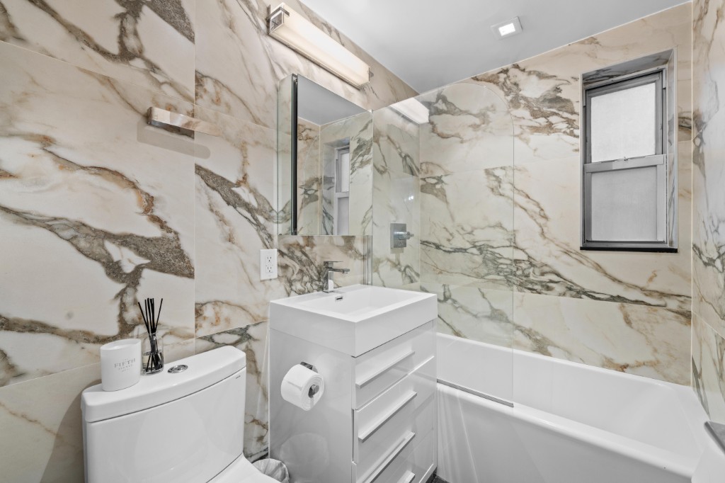 321 East 43rd Street 905 Turtle Bay New York NY 10017