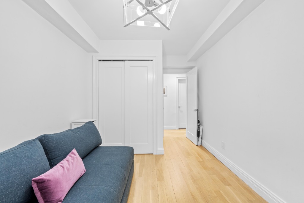 321 East 43rd Street 905 Turtle Bay New York NY 10017