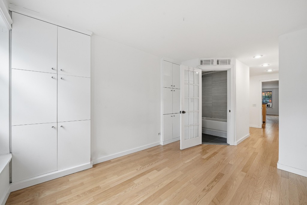 524 East 6th Street 8 E. Greenwich Village New York NY 10009