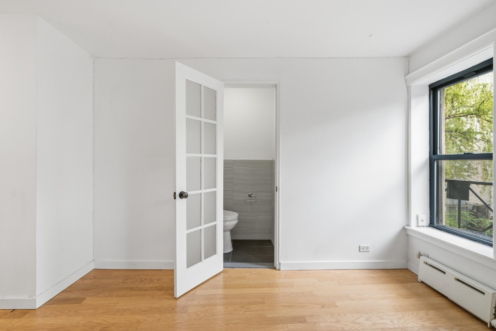 524 East 6th Street 8 E. Greenwich Village New York NY 10009