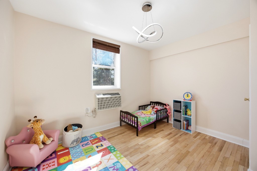 46-01 39th Avenue 314 Sunnyside Gardens Queens NY 11104