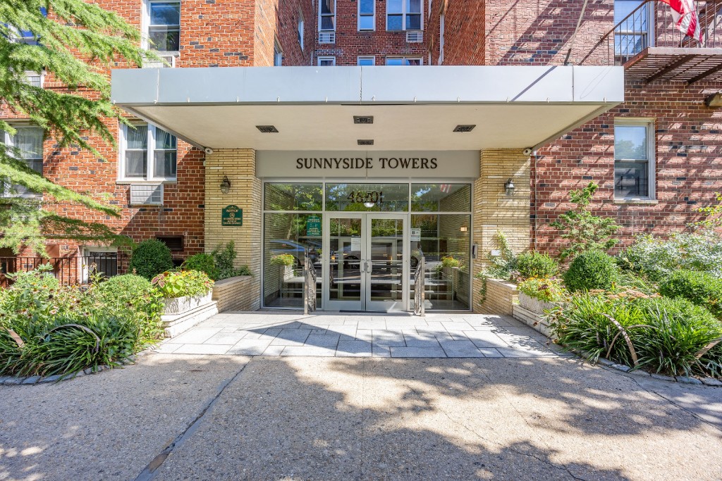 46-01 39th Avenue 314 Sunnyside Gardens Queens NY 11104