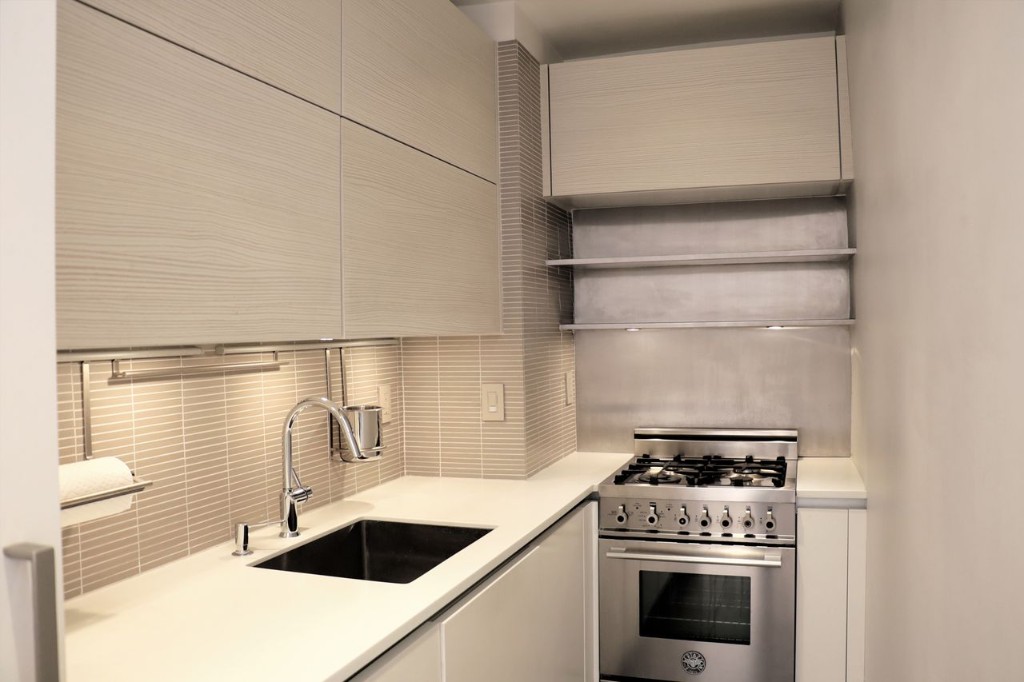 211 East 18th Street 2P Gramercy Park New York NY 10003