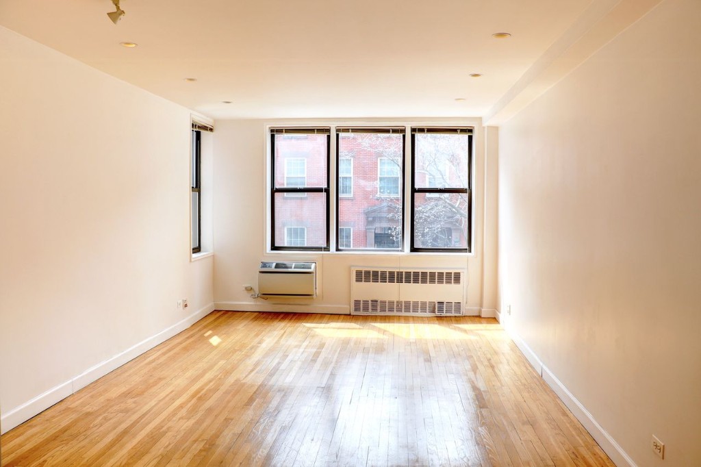 211 East 18th Street 2P Gramercy Park New York NY 10003