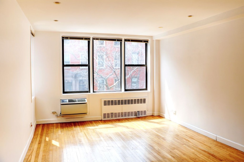211 East 18th Street 2P Gramercy Park New York NY 10003