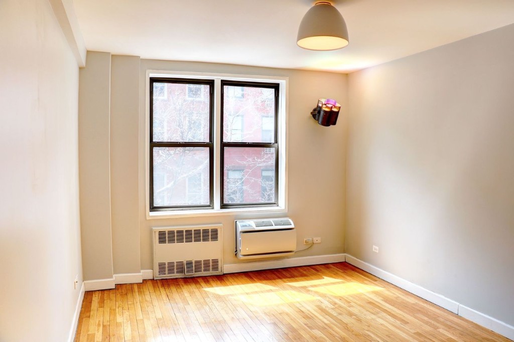 211 East 18th Street 2P Gramercy Park New York NY 10003