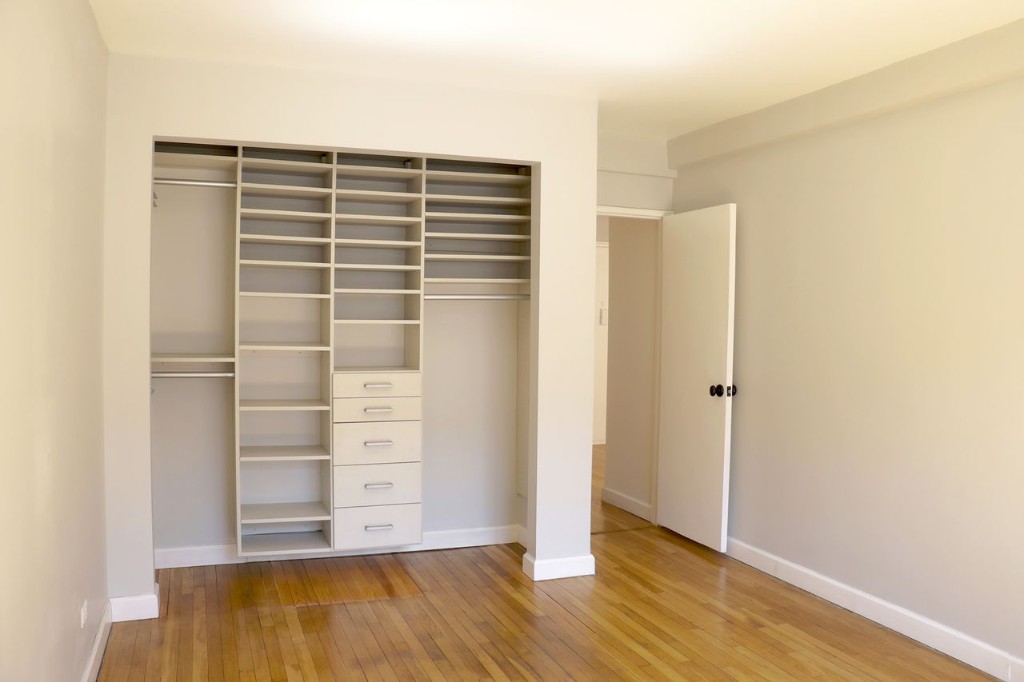 211 East 18th Street 2P Gramercy Park New York NY 10003