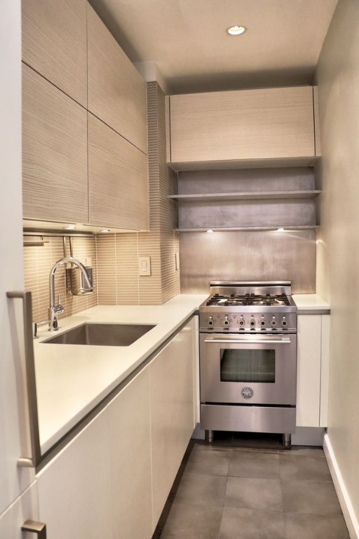 211 East 18th Street 2P Gramercy Park New York NY 10003