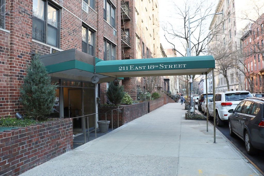 211 East 18th Street 2P Gramercy Park New York NY 10003