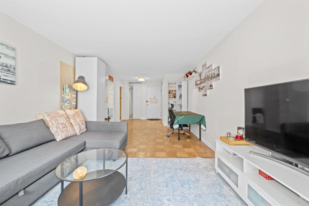 153 East 57th Street 8H Midtown East New York NY 10022