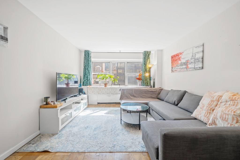 153 East 57th Street 8H Midtown East New York NY 10022