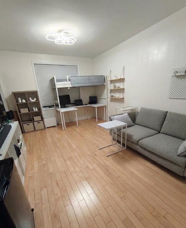 136-05 Sanford Avenue 2E Flushing Queens NY 11355