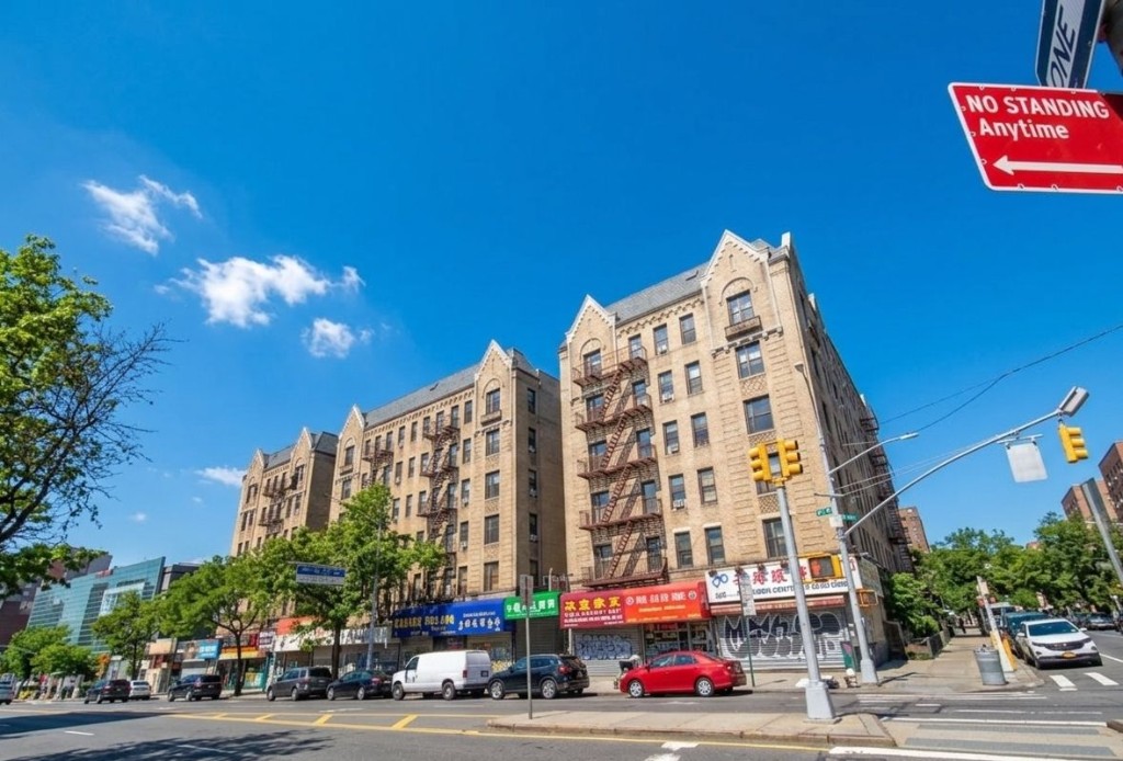 136-05 Sanford Avenue 2E Flushing Queens NY 11355